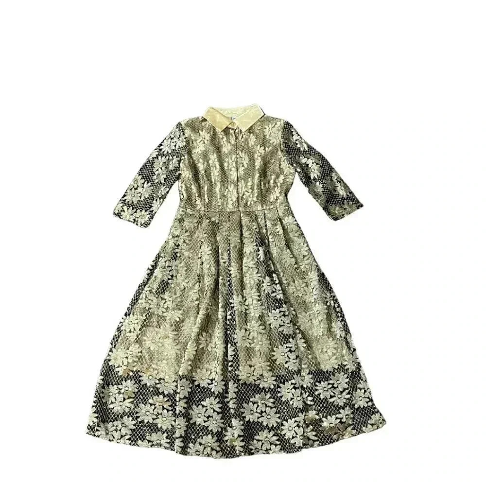 Gold Collar Dress | Size M | Hidden Buttons | Gold Floral Print | Three-Quarter